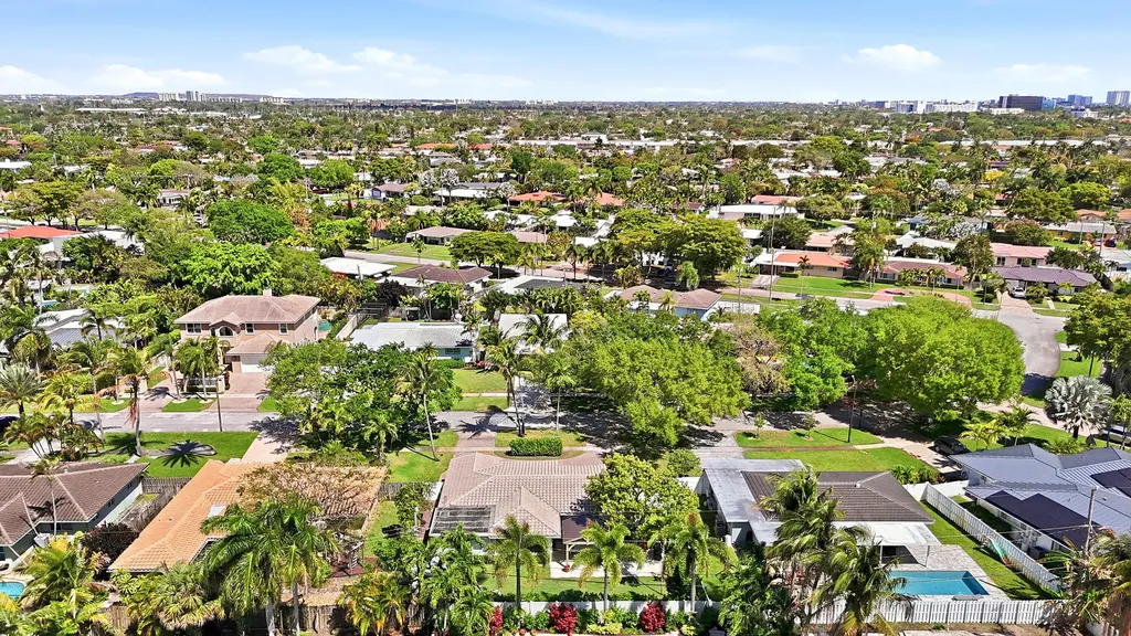 2140 NE 52nd Court Fort Lauderdale FL 33308