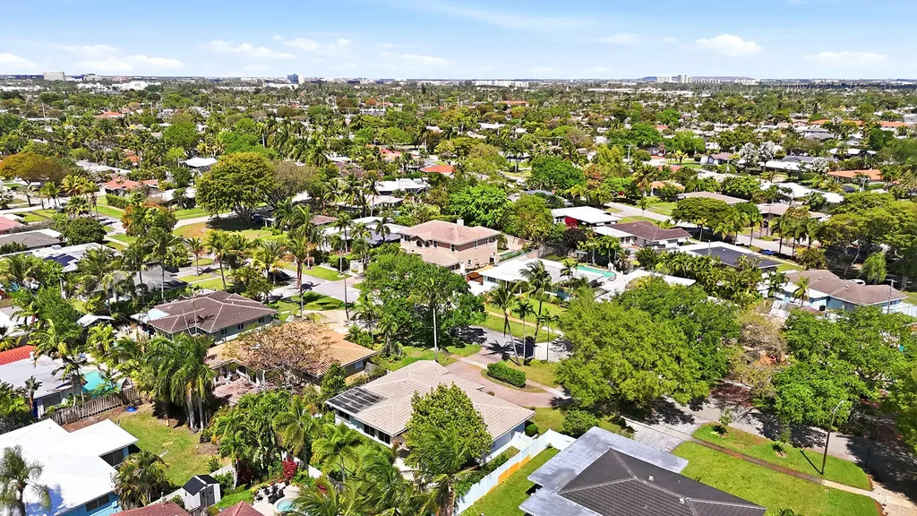 2140 NE 52nd Court Fort Lauderdale FL 33308