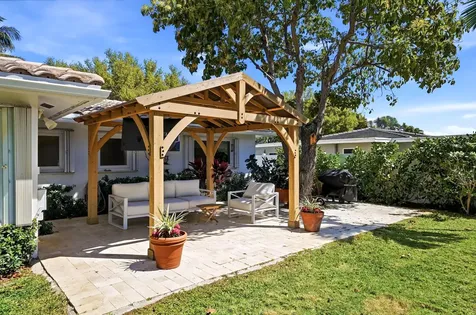 2140 NE 52nd Court Fort Lauderdale FL 33308