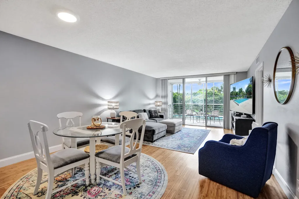 4200 Oaks Terrace Pompano Beach FL 33069