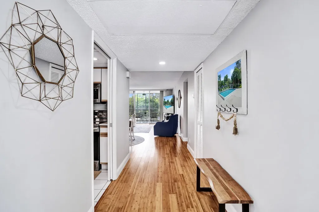 4200 Oaks Terrace Pompano Beach FL 33069