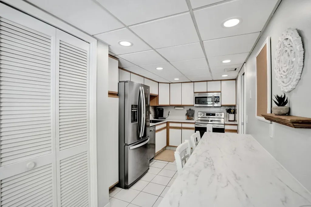 4200 Oaks Terrace Pompano Beach FL 33069