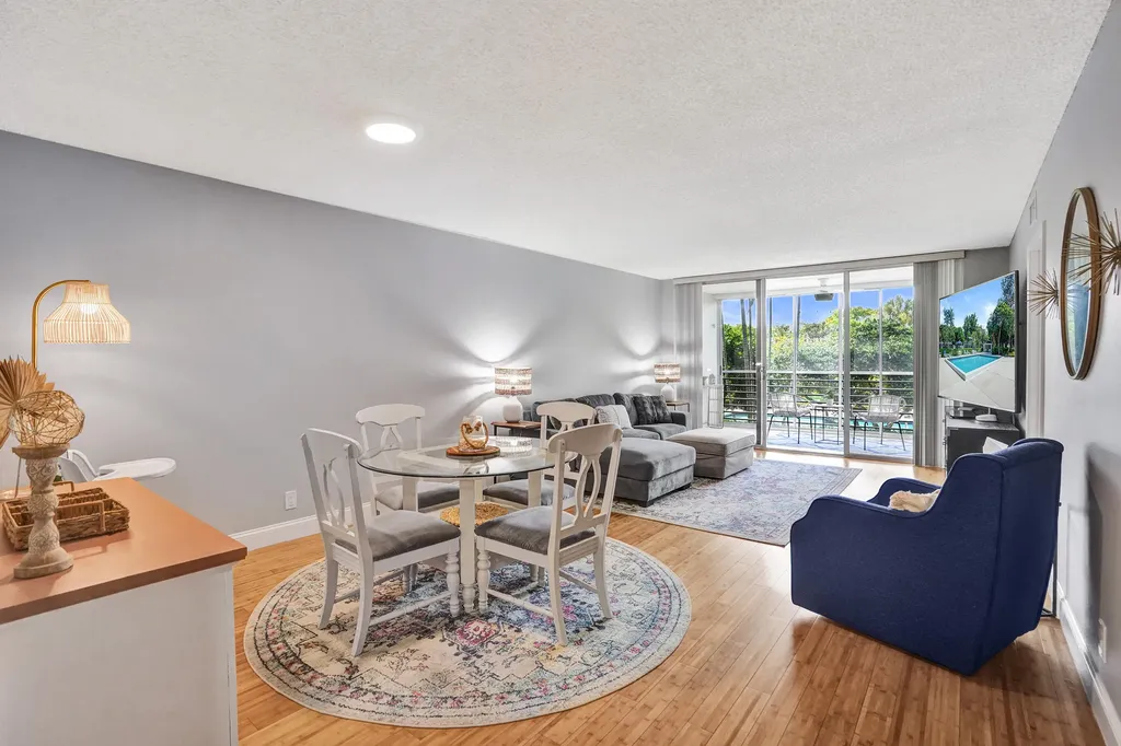 4200 Oaks Terrace Pompano Beach FL 33069