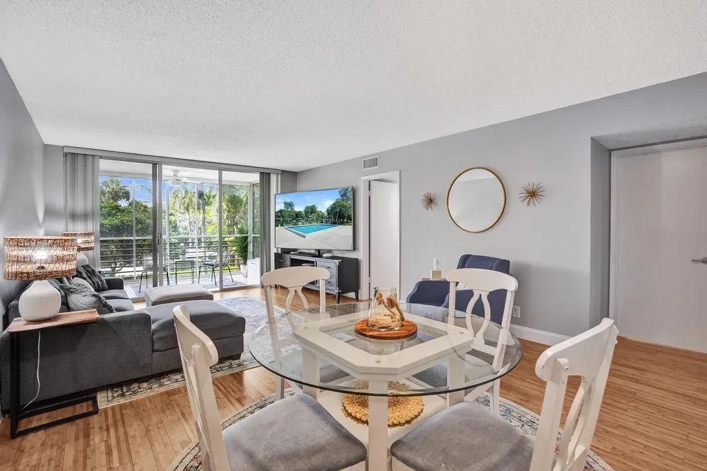 4200 Oaks Terrace Pompano Beach FL 33069