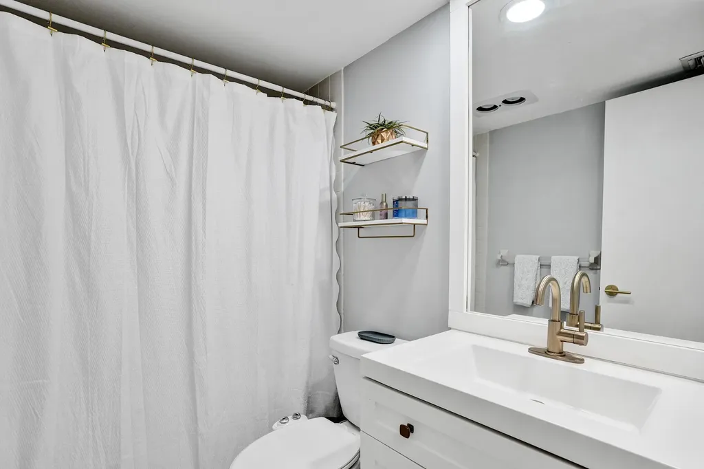 4200 Oaks Terrace Pompano Beach FL 33069