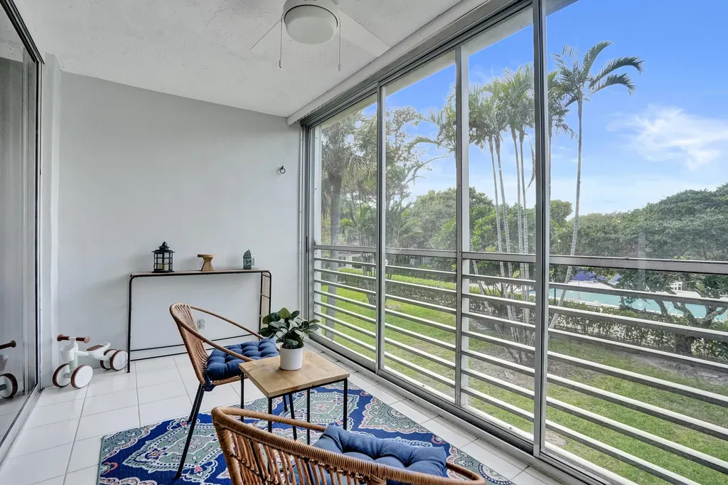 4200 Oaks Terrace Pompano Beach FL 33069