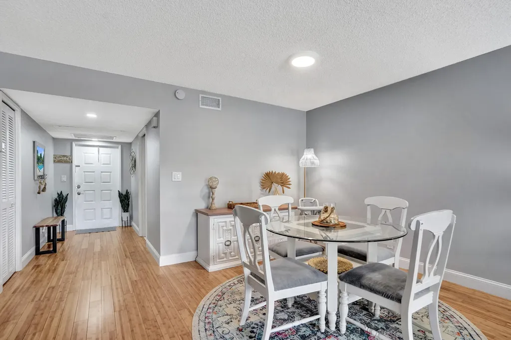 4200 Oaks Terrace Pompano Beach FL 33069