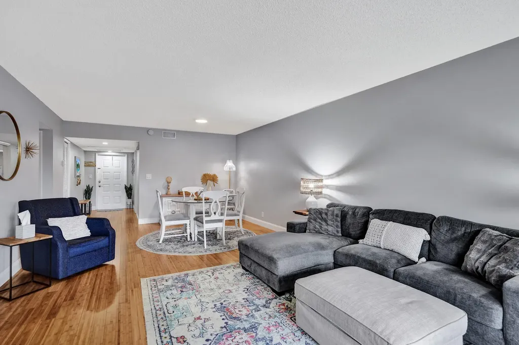 4200 Oaks Terrace Pompano Beach FL 33069