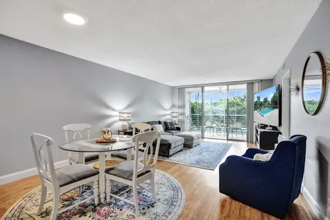 4200 Oaks Terrace Pompano Beach FL 33069