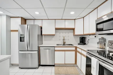4200 Oaks Terrace Pompano Beach FL 33069