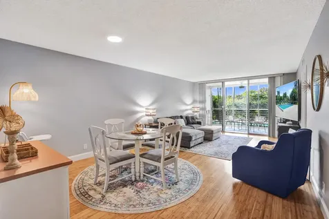 4200 Oaks Terrace Pompano Beach FL 33069