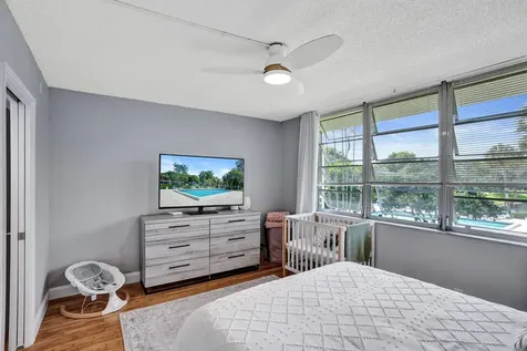 4200 Oaks Terrace Pompano Beach FL 33069