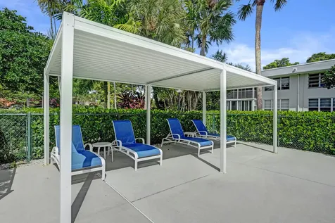 4200 Oaks Terrace Pompano Beach FL 33069