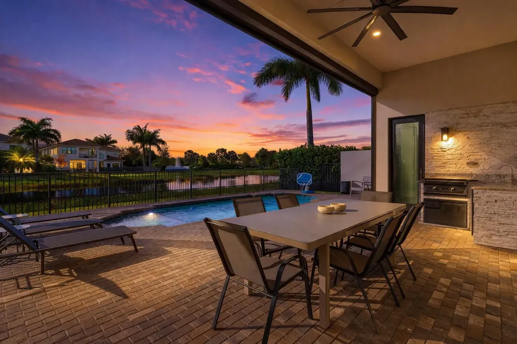 17317 Santaluce Manor Boca Raton FL 33496