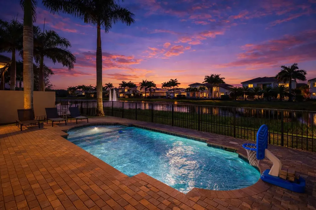17317 Santaluce Manor Boca Raton FL 33496