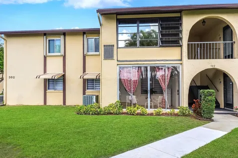 302 Pine Ridge Circle Greenacres FL 33463