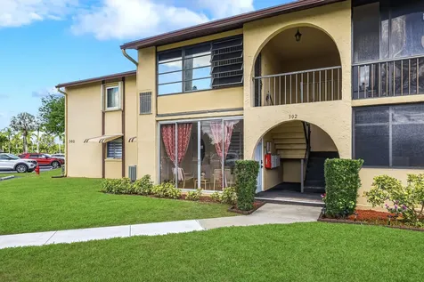 302 Pine Ridge Circle Greenacres FL 33463