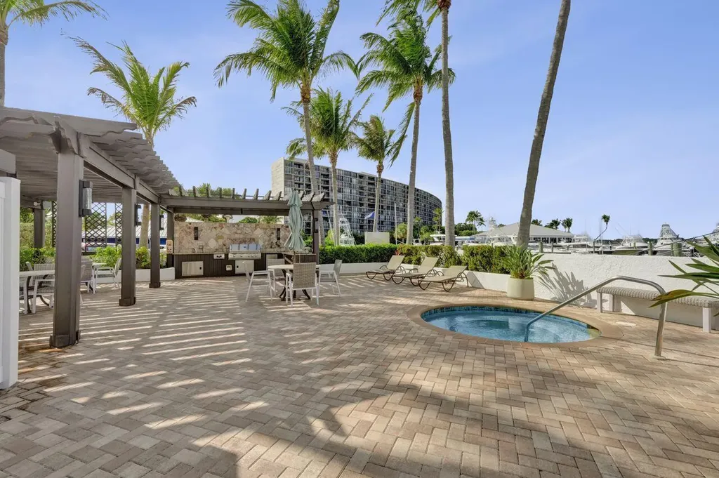 108 Lakeshore Drive North Palm Beach FL 33408