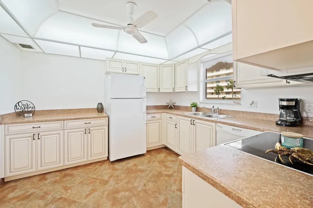 1050 Hillsboro Mile Hillsboro Beach FL 33062