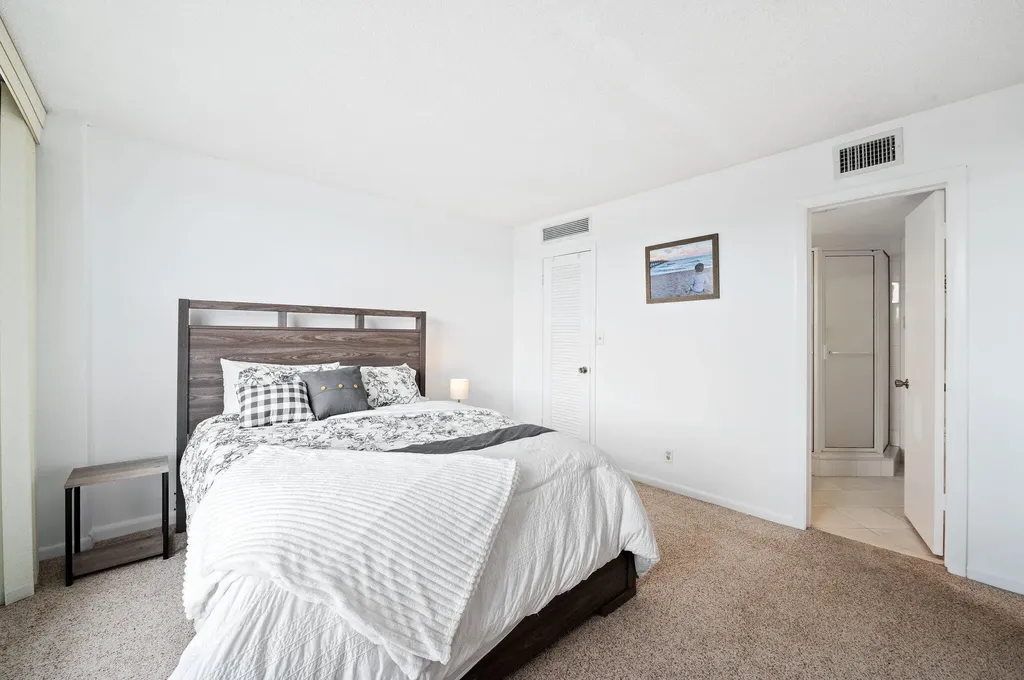 1050 Hillsboro Mile Hillsboro Beach FL 33062