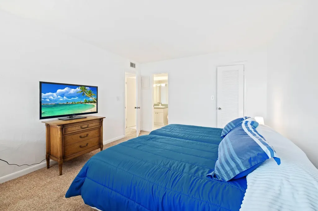 1050 Hillsboro Mile Hillsboro Beach FL 33062