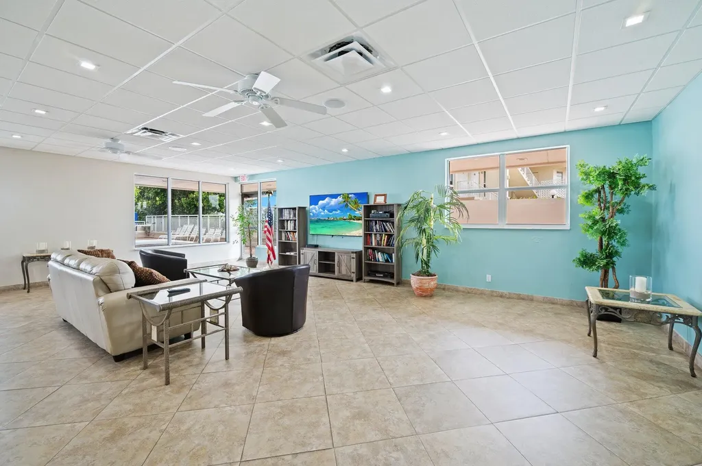 1050 Hillsboro Mile Hillsboro Beach FL 33062