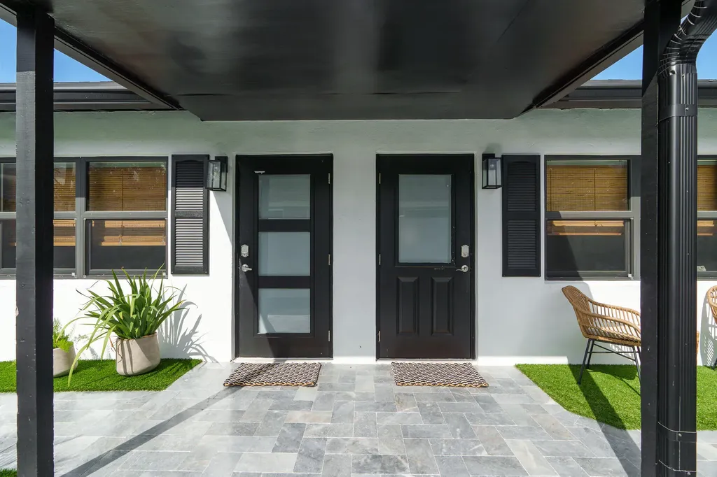 217 NE 11th Street Delray Beach FL 33444