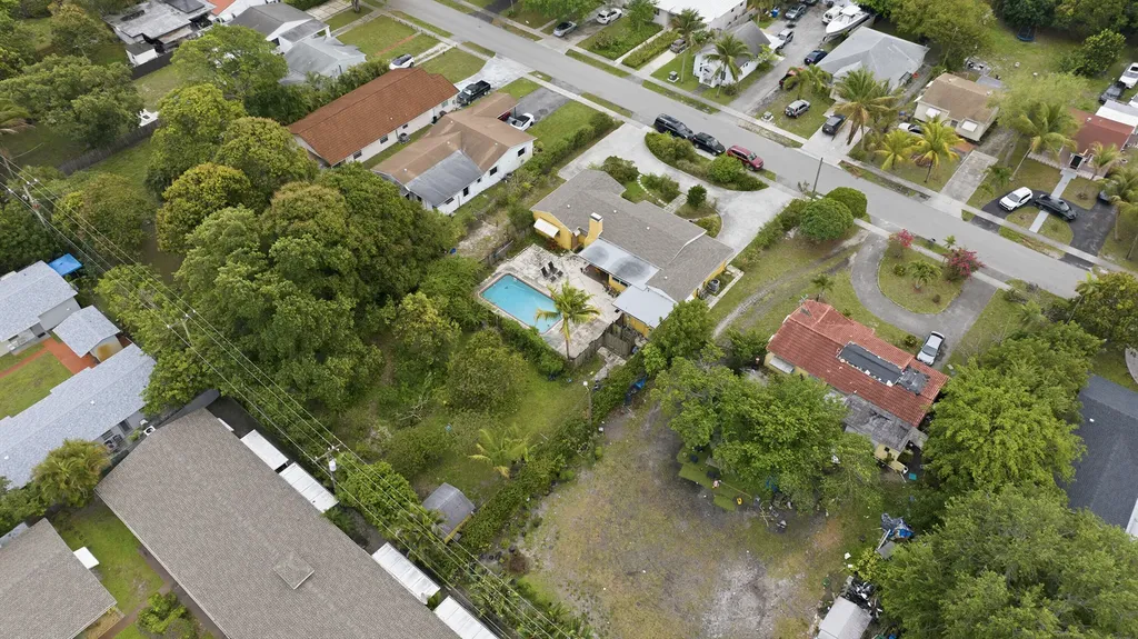 2703 Fillmore Street Hollywood FL 33020