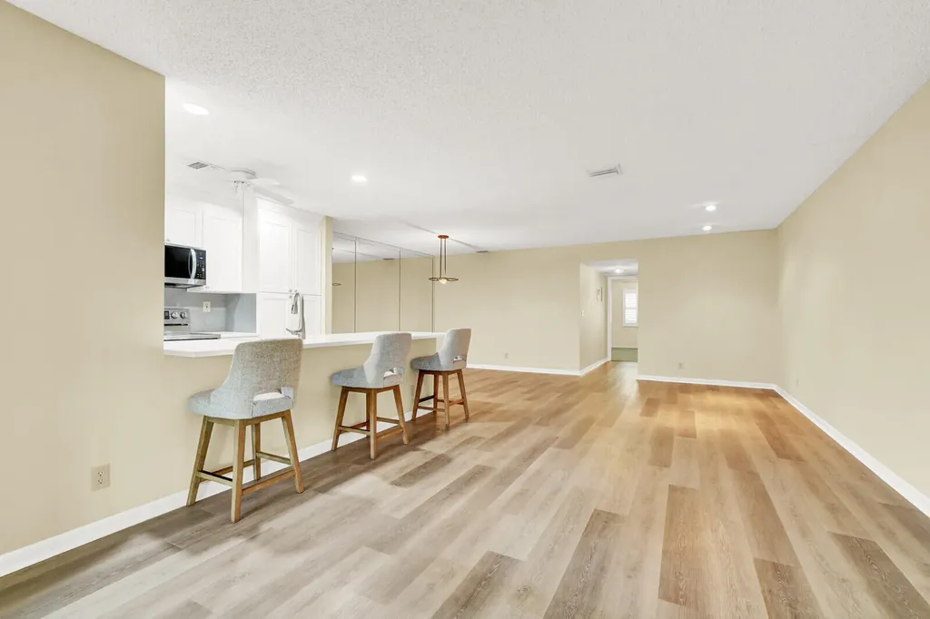 5270 Nesting Way Delray Beach FL 33484