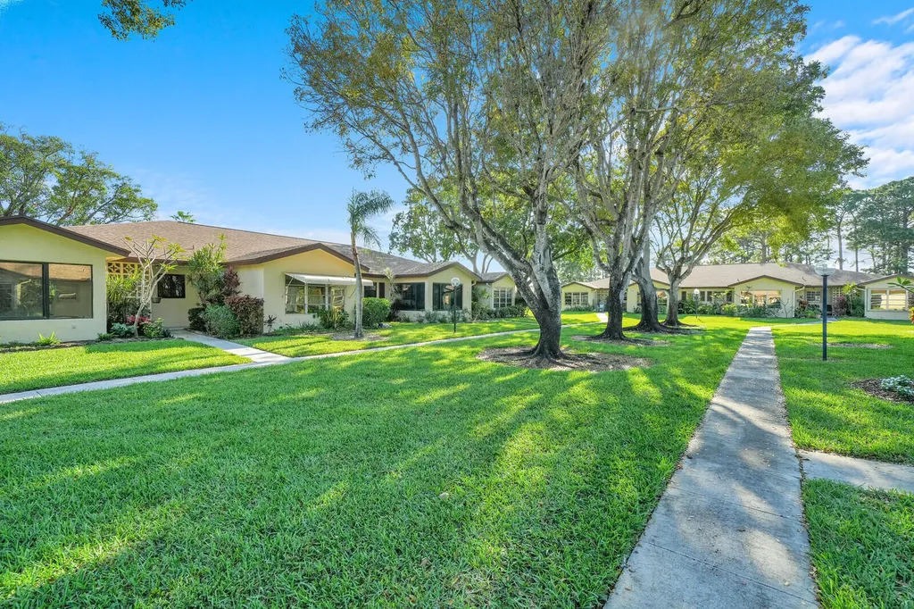 5270 Nesting Way Delray Beach FL 33484