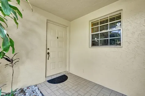 5270 Nesting Way Delray Beach FL 33484