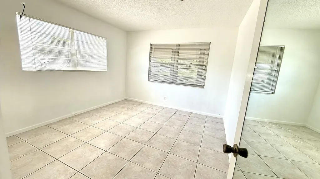 281 N Tilford N Deerfield Beach FL 33442