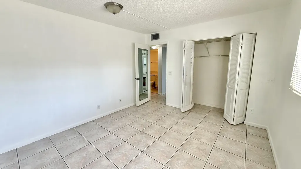 281 N Tilford N Deerfield Beach FL 33442
