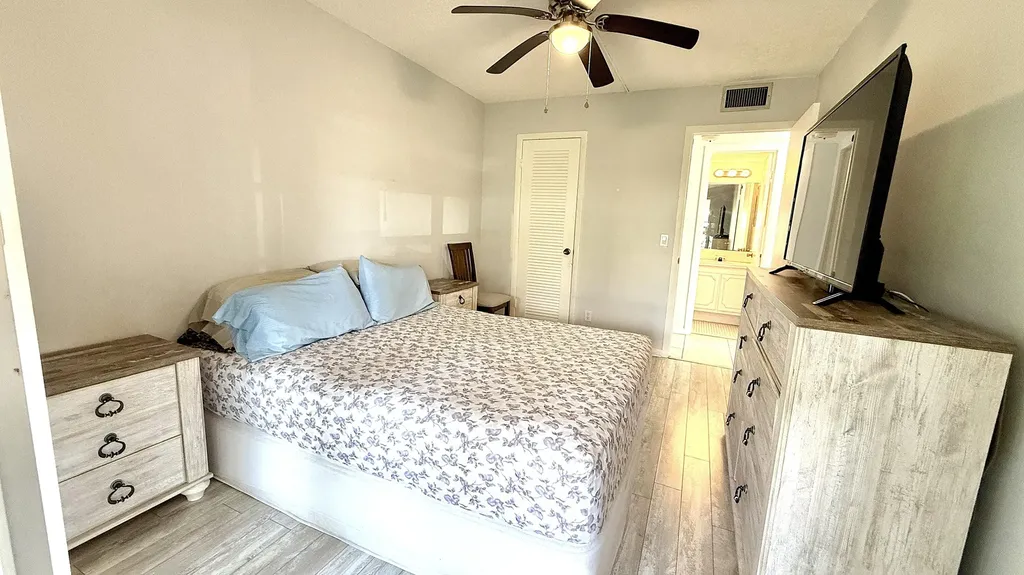 281 N Tilford N Deerfield Beach FL 33442