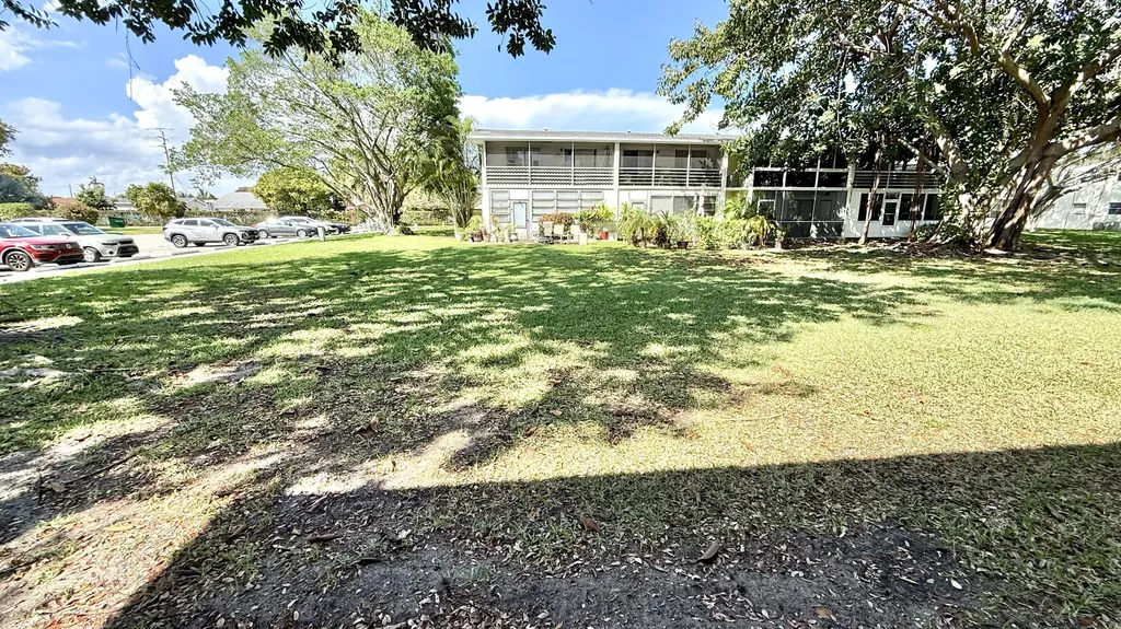 281 N Tilford N Deerfield Beach FL 33442