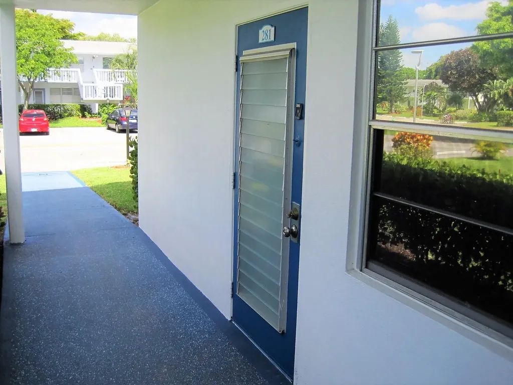 281 N Tilford N Deerfield Beach FL 33442
