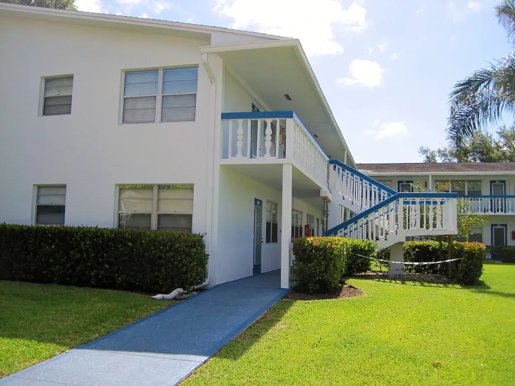 281 N Tilford N Deerfield Beach FL 33442
