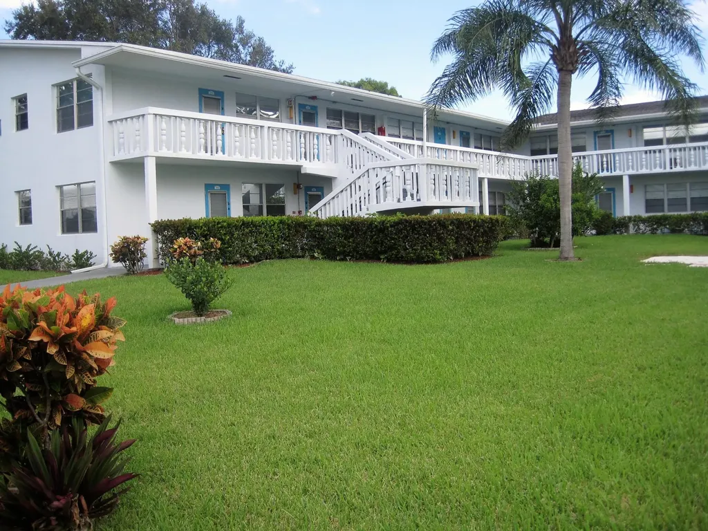 281 N Tilford N Deerfield Beach FL 33442