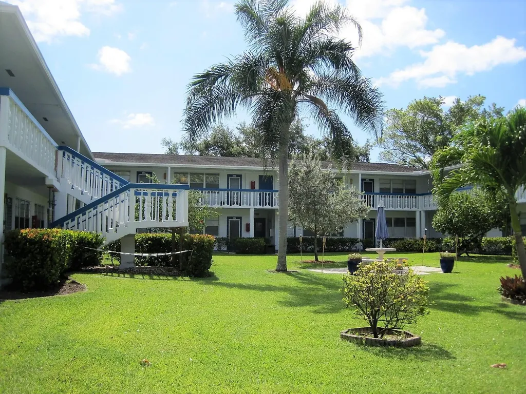 281 N Tilford N Deerfield Beach FL 33442