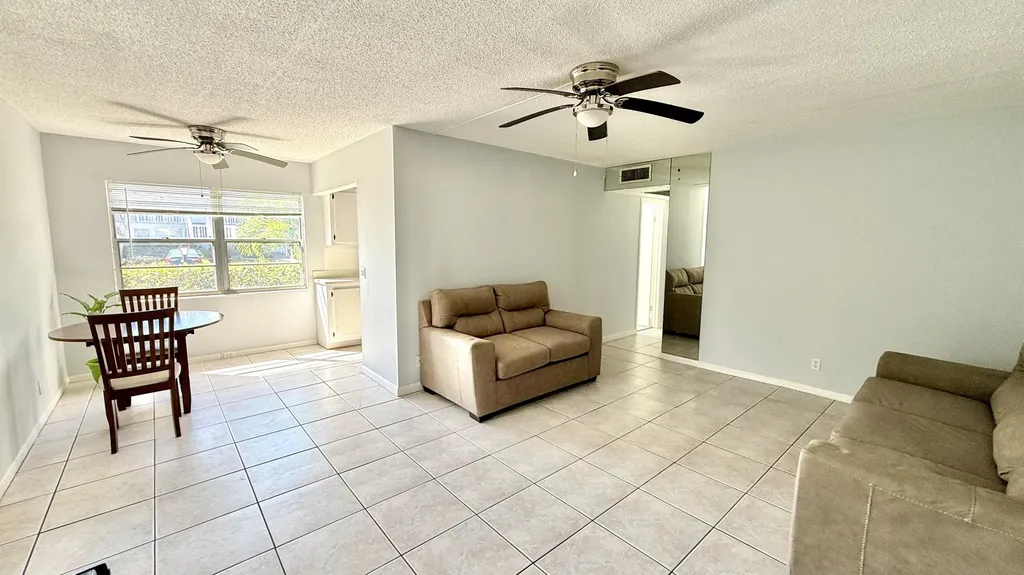 281 N Tilford N Deerfield Beach FL 33442