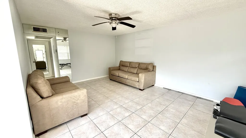 281 N Tilford N Deerfield Beach FL 33442