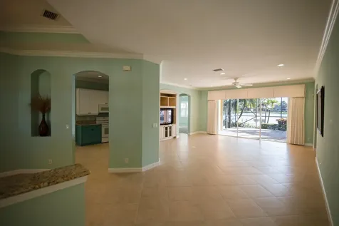 385 NW Sheffield Circle Port St Lucie FL 34983