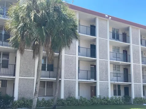 2650 NW 49th Avenue Lauderdale Lakes FL 33313