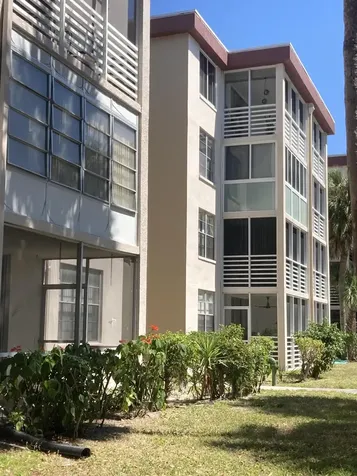 2650 NW 49th Avenue Lauderdale Lakes FL 33313