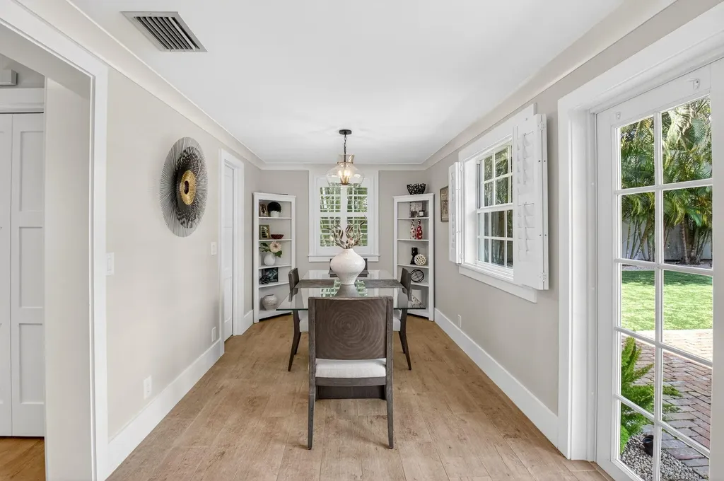 23 Dixie Boulevard Delray Beach FL 33444