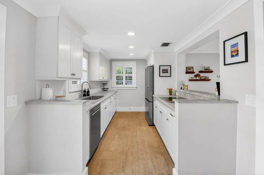 23 Dixie Boulevard Delray Beach FL 33444