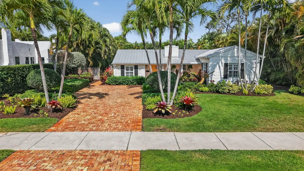 23 Dixie Boulevard Delray Beach FL 33444