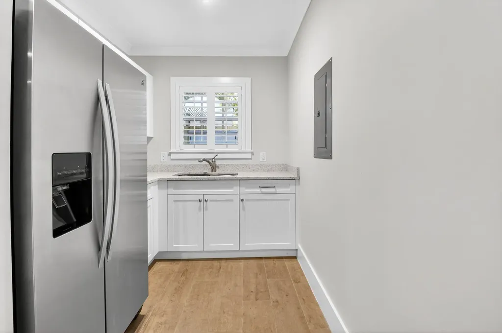 23 Dixie Boulevard Delray Beach FL 33444
