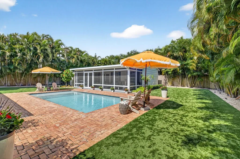 23 Dixie Boulevard Delray Beach FL 33444
