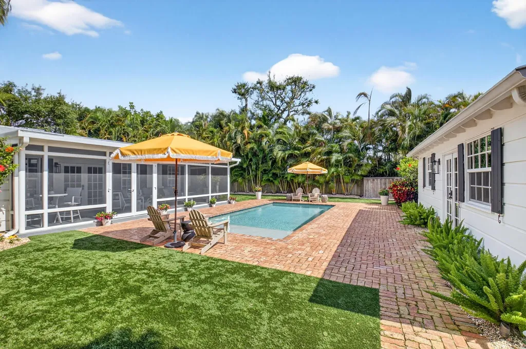 23 Dixie Boulevard Delray Beach FL 33444